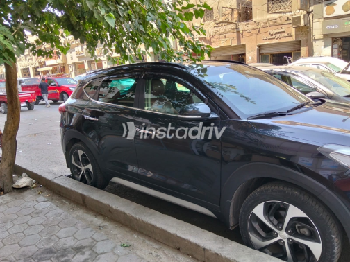 Hyundai Tucson 2018 Black Automatic Used for Sale in Greater Cairo ( Cairo + Giza) - 4