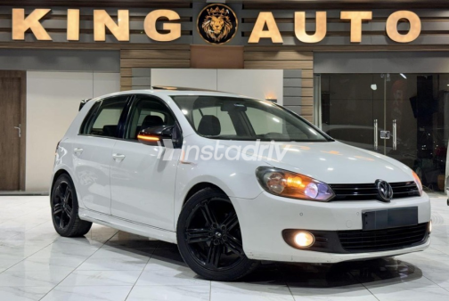 Volkswagen Golf 6 2012 White Automatic Used for Sale in Cairo - 3