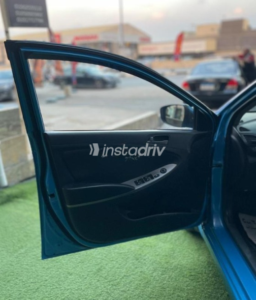Hyundai Accent RB 2019 Blue Automatic Used for Sale in Cairo - 9