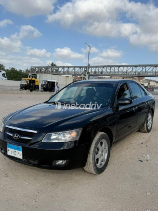 Hyundai Sonata 2010 Black Automatic Used for Sale in Alexandria - 4