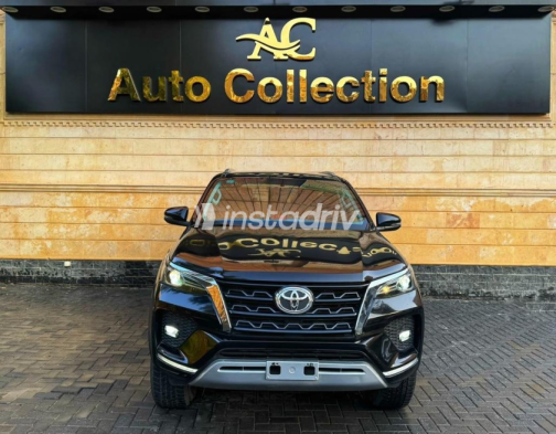 Toyota Fortuner 2023 Black Automatic Used for Sale in Nasr city - 4