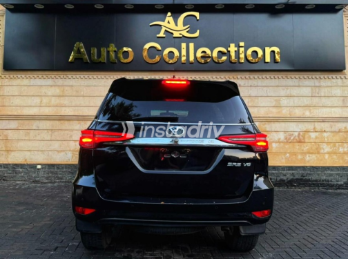 Toyota Fortuner 2023 Black Automatic Used for Sale in Nasr city - 6