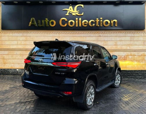 Toyota Fortuner 2023 Black Automatic Used for Sale in Nasr city - 8