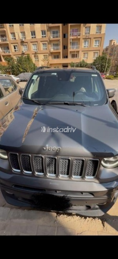 Jeep Renegade 2021 Gray Automatic Used for Sale in Hadayek October - 1