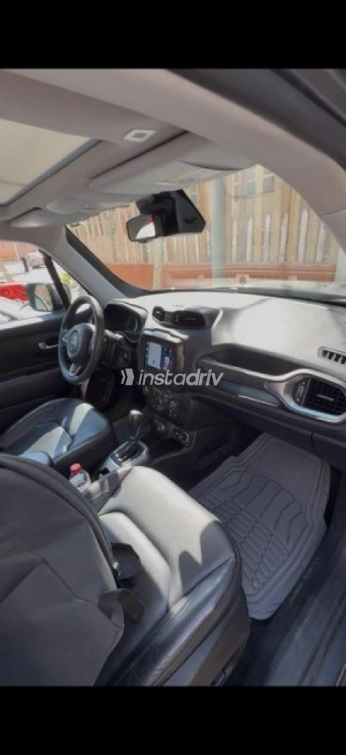 Jeep Renegade 2021 Gray Automatic Used for Sale in Hadayek October - 3