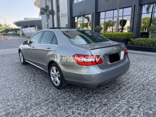 Mercedes E 300 2010 Gray Automatic Used for Sale in Madinaty - 4