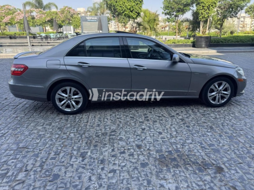 Mercedes E 300 2010 Gray Automatic Used for Sale in Madinaty - 7