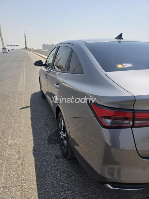 شيفروليه أوبترا 2025 أبيض أوتوماتيك مستعملة للبيع في الجيزة - 2