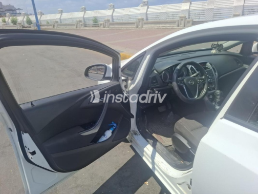 Opel Astra 2017 White Automatic Used for Sale in Alexandria - 7