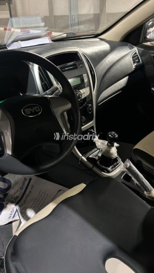 Byd F3 2023 Gray Manual Used for Sale in Sheikh Zayed City - 5