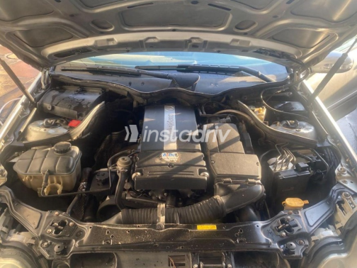 Mercedes C 180 2004 Silver Automatic Used for Sale in Nasr city - 3