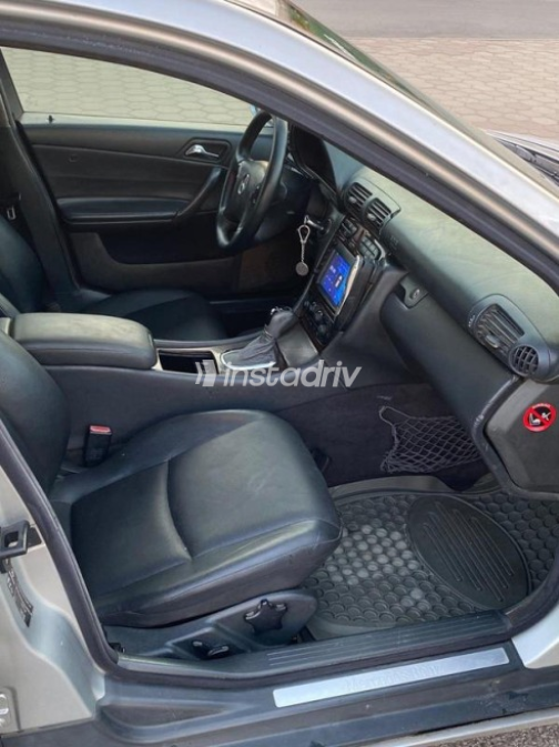 Mercedes C 180 2004 Silver Automatic Used for Sale in Nasr city - 4