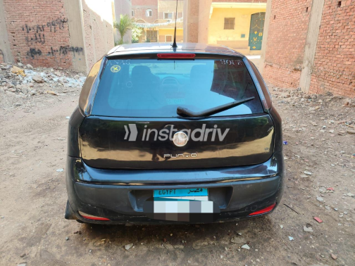Fiat Punto 2013 Black Manual Used for Sale in Greater Cairo ( Cairo + Giza) - 4