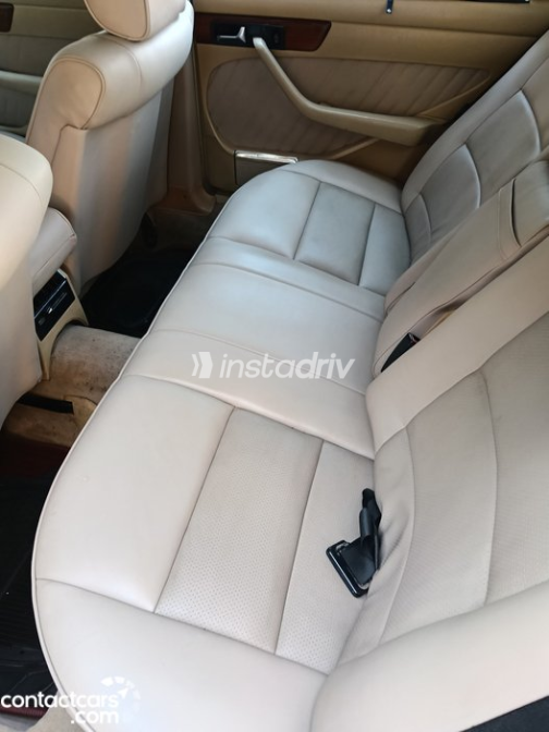 Mercedes SEL 300 1988 Black Automatic Used for Sale in Greater Cairo ( Cairo + Giza) - 5