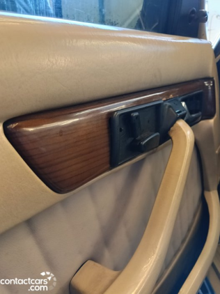 Mercedes SEL 300 1988 Black Automatic Used for Sale in Greater Cairo ( Cairo + Giza)