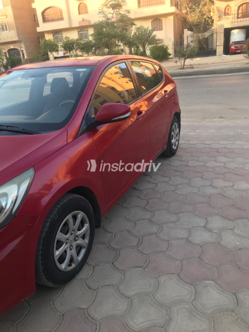 Hyundai Accent 2015 Red Automatic Used for Sale in Greater Cairo ( Cairo + Giza) - 3