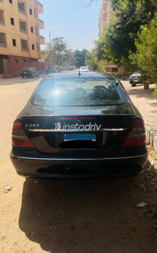 Mercedes E 280 2007 Black Automatic Used for Sale in Greater Cairo ( Cairo + Giza) - 8