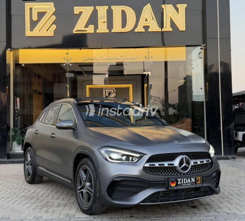 Mercedes GLA 200 2021 Gray Automatic Used for Sale in Sheikh Zayed City - 2
