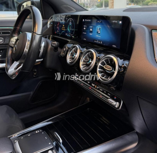 Mercedes GLA 200 2021 Gray Automatic Used for Sale in Sheikh Zayed City - 8