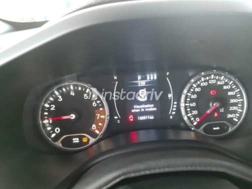 جيب رينيجيد 2021 فضي أوتوماتيك مستعملة للبيع في مدينة نصر - 10