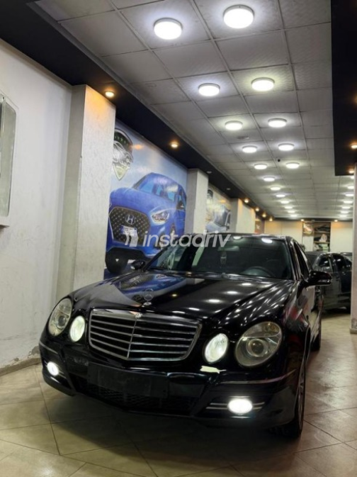 Mercedes E 200 2006 Black Automatic Used for Sale in El Mahalla - 4