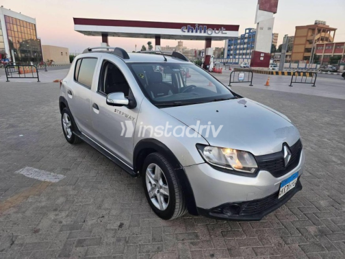 Renault Sandero Step Way 2016 Silver Automatic Used for Sale in Asyut - 1