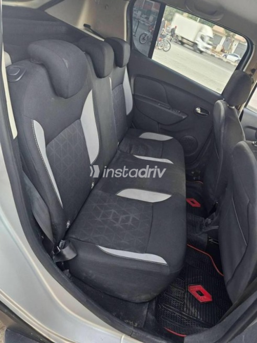 Renault Sandero Step Way 2016 Silver Automatic Used for Sale in Asyut - 4