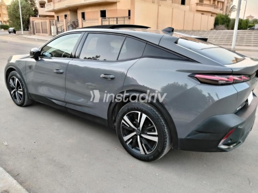 بيجو 408 2024 رمادي أوتوماتيك مستعملة للبيع في مدينة الشيخ زايد - 5