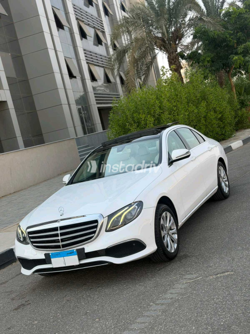 Mercedes E 180 2018 White Automatic Used for Sale in Greater Cairo ( Cairo + Giza) - 3