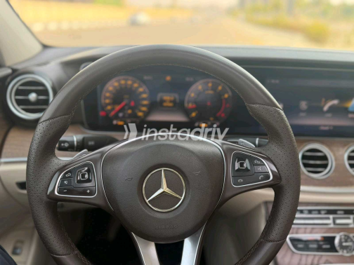 Mercedes E 180 2018 White Automatic Used for Sale in Greater Cairo ( Cairo + Giza) - 4