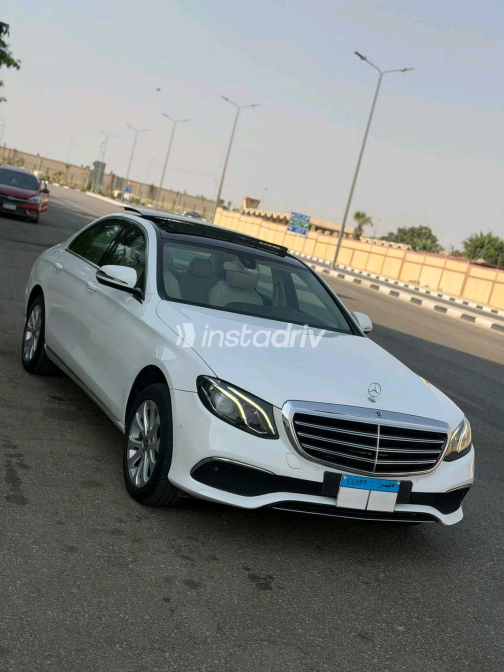 Mercedes E 180 2018 White Automatic Used for Sale in Greater Cairo ( Cairo + Giza) - 7