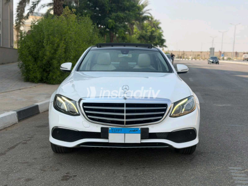 Mercedes E 180 2018 White Automatic Used for Sale in Greater Cairo ( Cairo + Giza) - 9
