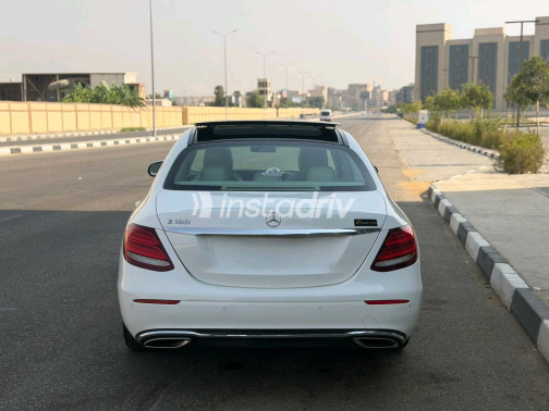 Mercedes E 180 2018 White Automatic Used for Sale in Greater Cairo ( Cairo + Giza) - 10