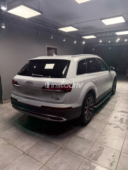 اودي Q7 2021 أبيض أوتوماتيك مستعملة للبيع في القاهرة الكبرى ( القاهرة - الجيزة) - 3
