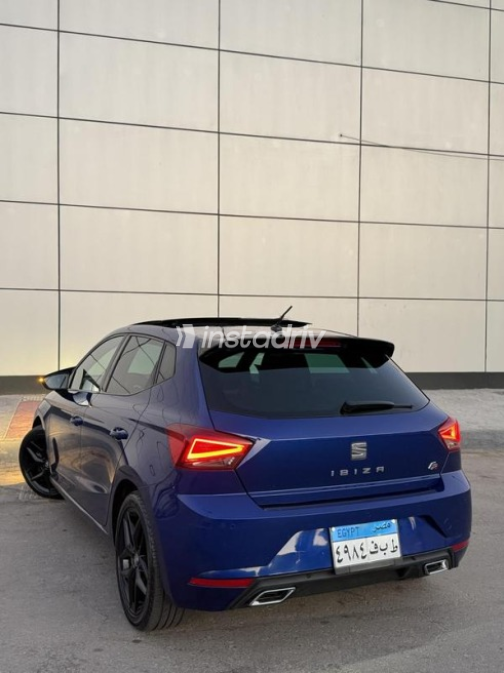 Seat Ibiza 2021 Dark Blue Automatic Used for Sale in Greater Cairo ( Cairo + Giza) - 5