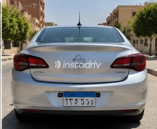 اوبل أسترا 2019 فضي أوتوماتيك مستعملة للبيع في العبور - 7