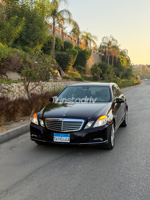 Mercedes E 200 2010 Brown Automatic Used for Sale in Greater Cairo ( Cairo + Giza) - 7