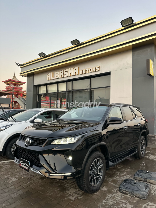 Toyota Fortuner 2023 Black Automatic Used for Sale in Greater Cairo ( Cairo + Giza) - 6