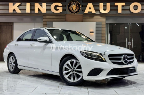 Mercedes C 180 2019 White Automatic Used for Sale in Cairo - 3