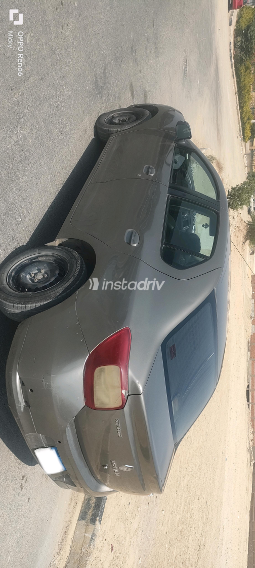 Renault Logan 2016 Champagne Manual Used for Sale in Greater Cairo ( Cairo + Giza) - 2