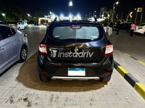 Renault Sandero Step Way 2016 Black Automatic Used for Sale in Sheikh Zayed City - 1
