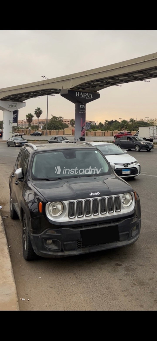 جيب رينيجيد 2016 أسود أوتوماتيك مستعملة للبيع في القاهرة الكبرى ( القاهرة - الجيزة) - 1