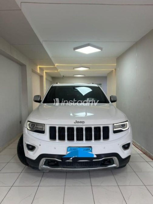 Jeep Grand Cherokee 2017 White Automatic Used for Sale in 6 October - 9