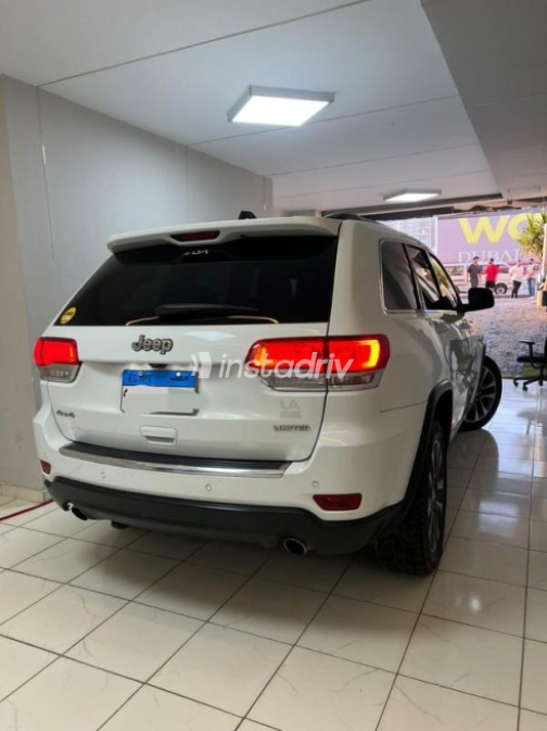 Jeep Grand Cherokee 2017 White Automatic Used for Sale in 6 October - 10