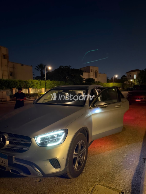 Mercedes GLC 200 2022 Silver Automatic Used for Sale in Greater Cairo ( Cairo + Giza) - 9