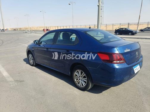 بيجو 301 2020 أزرق أوتوماتيك مستعملة للبيع في المعادى - 7