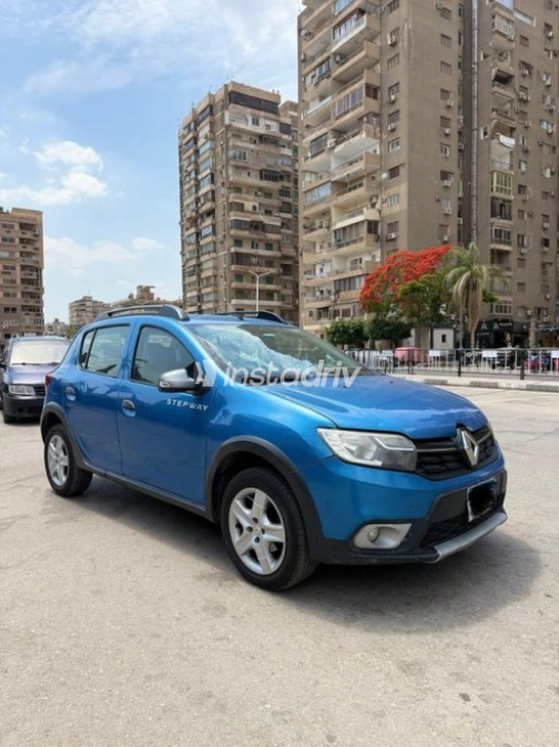 Renault Sandero Step Way 2019 Blue Automatic Used for Sale in Sadat City - 3