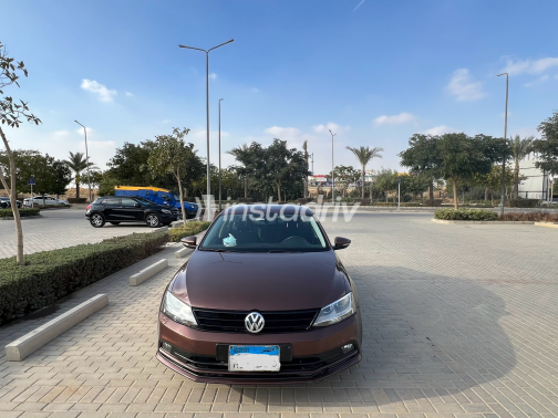 Volkswagen Jetta 2017 Bronze Automatic Used for Sale in Greater Cairo ( Cairo + Giza) - 2