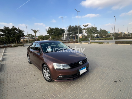 Volkswagen Jetta 2017 Bronze Automatic Used for Sale in Greater Cairo ( Cairo + Giza) - 6