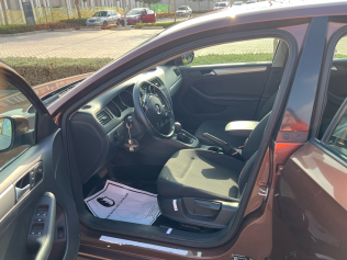 Volkswagen Jetta 2017 Bronze Automatic Used for Sale in Greater Cairo ( Cairo + Giza)